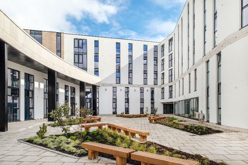 Destiny Student - Holyrood Hotel EDI Kültér fotó