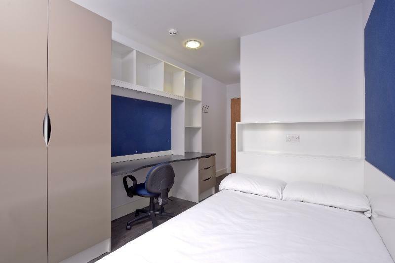 Destiny Student - Holyrood Hotel EDI Kültér fotó