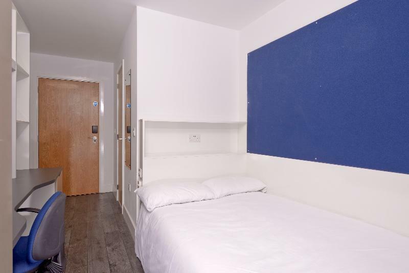 Destiny Student - Holyrood Hotel EDI Kültér fotó