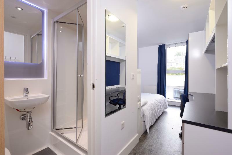 Destiny Student - Holyrood Hotel EDI Kültér fotó